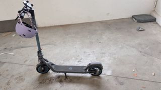 Patinete Eléctrico con Casco y soporte para movil