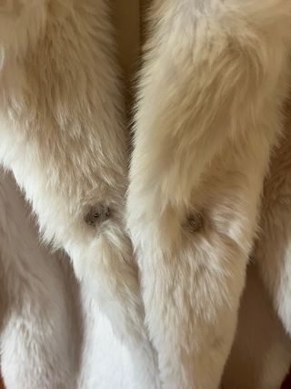 Abrigo de pelo blanco