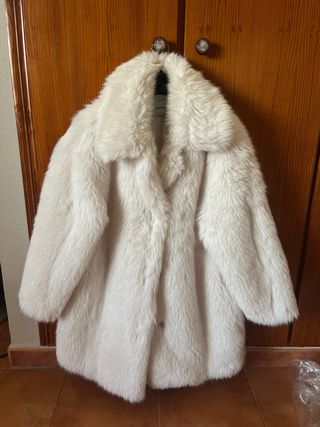 Abrigo de pelo blanco