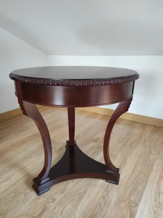 Mesa auxiliar de madera oscura Maciza Alta calida