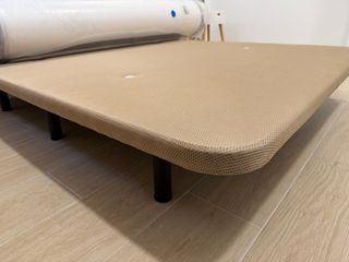 Base tapizada nueva para colchón de 150x190 cm.