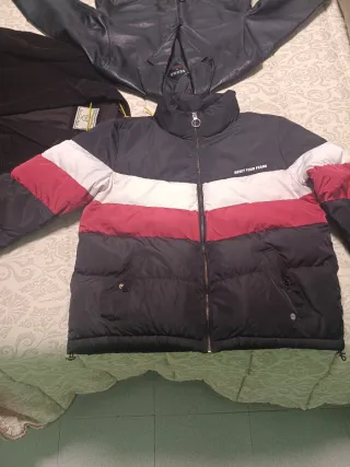 Plumas Mujer Invierno Negro Rojo Blanco