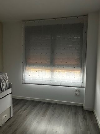 Estore blanco con estrellas grises 220cm