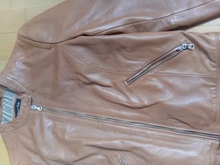 Cazadora de piel marrón