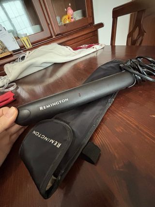 Piastra per capelli Remington nera