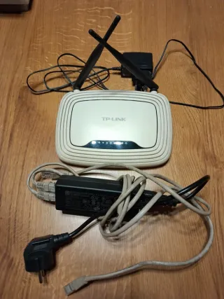 Router TP-Link Wi-Fi con antenne