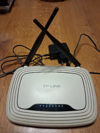 Router TP-Link Wi-Fi con antenne