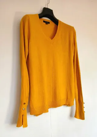 Jersey amarillo mostaza cuello pico Atmosphere M