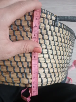 Cesta de mimbre con asas