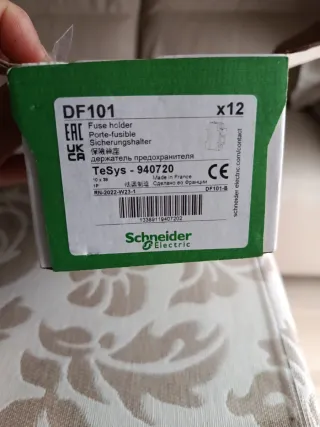 12 Porta fusibles Schneider DF101 10x38