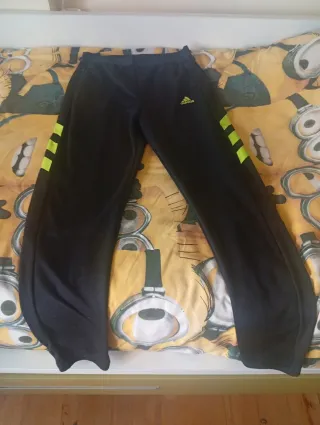 Chándal Adidas original,talla "S" 15-16 años