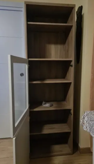 Estantería Vitrina Besta Ikea Madera y Cristal