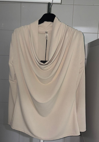 Camiseta drapeada beige talla única (L/XL aprox)