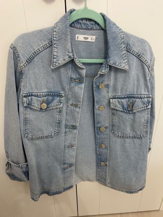 Sobrecamisa vaquera Mango