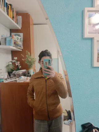 Chaqueta de Piel Marrón y Dorada