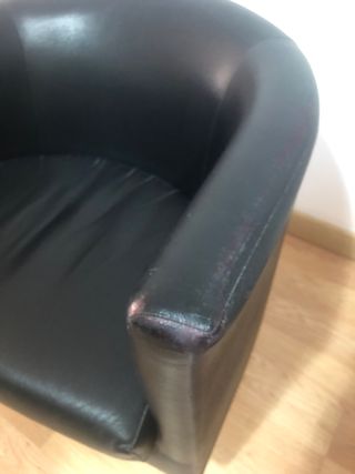 Butaca negra de semicuero