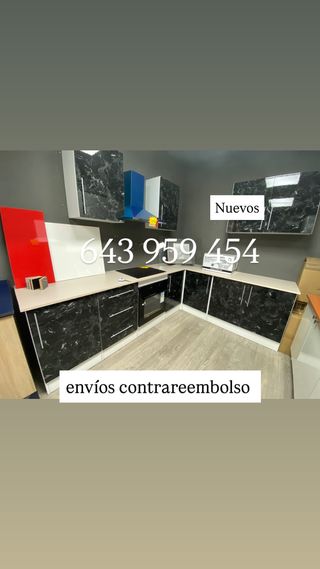 Muebles de cocina nuevos empaquetados!