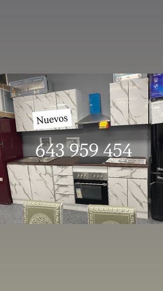 Muebles de cocina nuevos empaquetados!