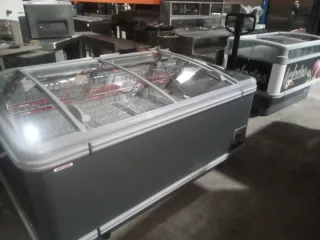Congelador AHT con tapa de cristal