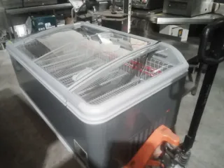 Congelador AHT con tapa de cristal