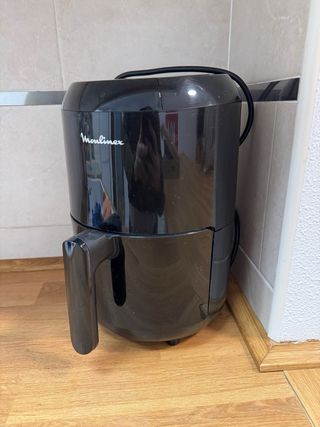 Freidora de aire Moulinex negra
