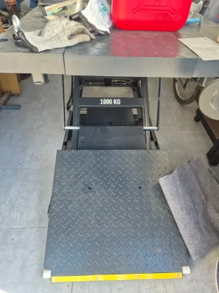 Elevador Hidráulico DM1000UTV 1000 kg.