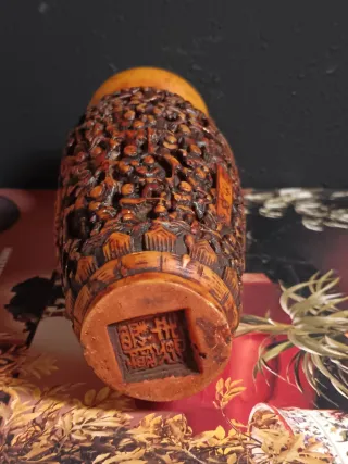 Vaso Cinese Antico Intagliato in Lacca