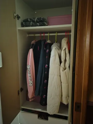 Armario y cajonera. Vendo junto o por separado