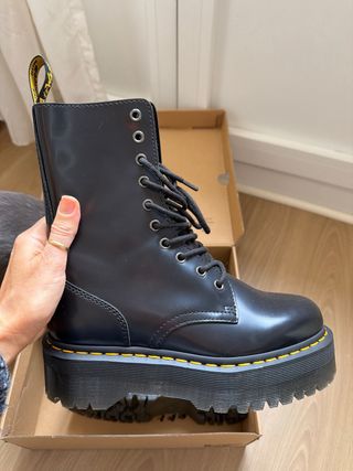 Dr. Martens Caja Zapatos