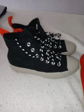 Bota Converse Negra y Naranja