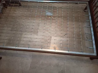 Estructura cama madera y 2 mesitas rústicas