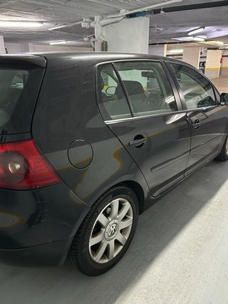 Volkswagen Golf 2004