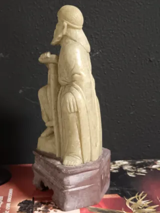 Statua cinese antica in pietra