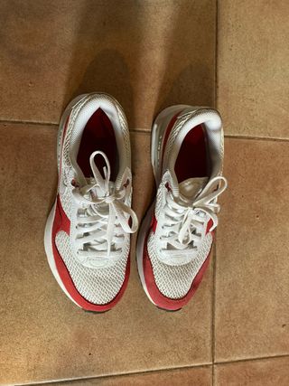Zapatillas Nike Talla 36 Rojas y Blancas