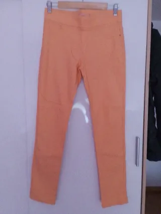 Pantalones naranjas