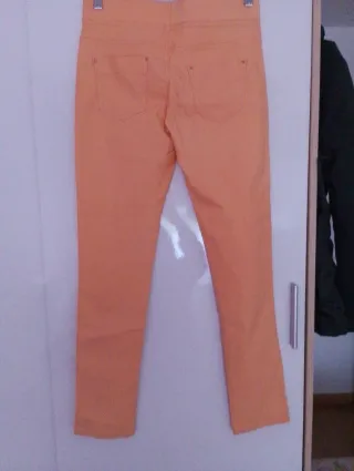 Pantalones naranjas