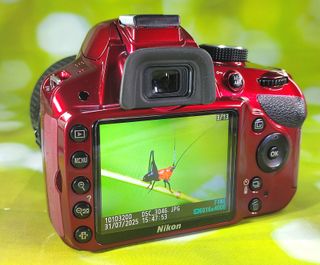 NIKON D3200 RED 3107F