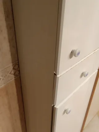 Dos muebles de baño madera y cristal