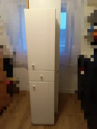 Mueble de baño madera blanco.