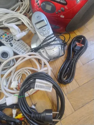 2 Radios Cassette CD con Cables