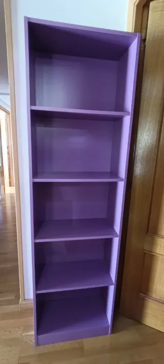 Estantería Morada de Madera