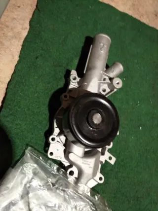 Bomba de agua Mercedes CLK W209 270 CDI