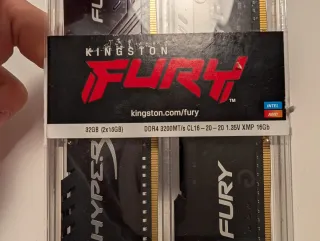 32GB (2x16GB) DDR4 3200MT/s Kingston FURY