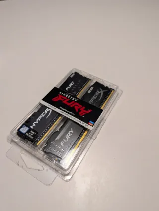 32GB (2x16GB) DDR4 3200MT/s Kingston FURY