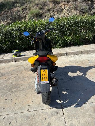 Yamaha Aerox 50cc Amarilla