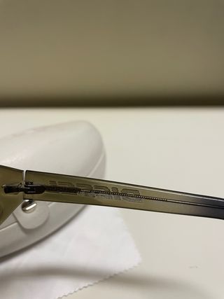 Gafas de sol oscuras