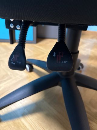 Silla de estudio ergonómica negra