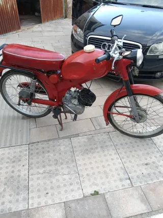 Derbi Paleta Ciclomotor Roja Colección