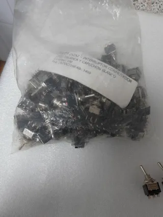 Interruptores Palanca MT5 6A 250VAC