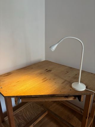 Lámpara de mesa IKEA NAVLINGE blanca